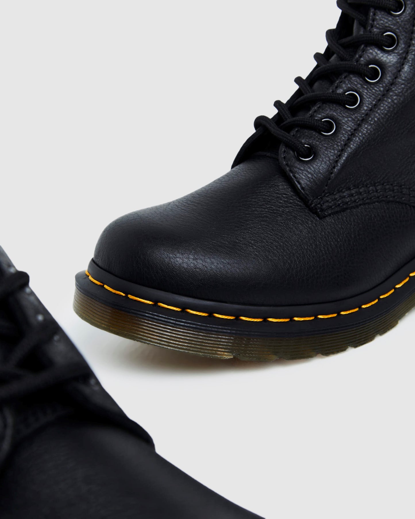 1460 8 Eye Pascal Virgia Boots