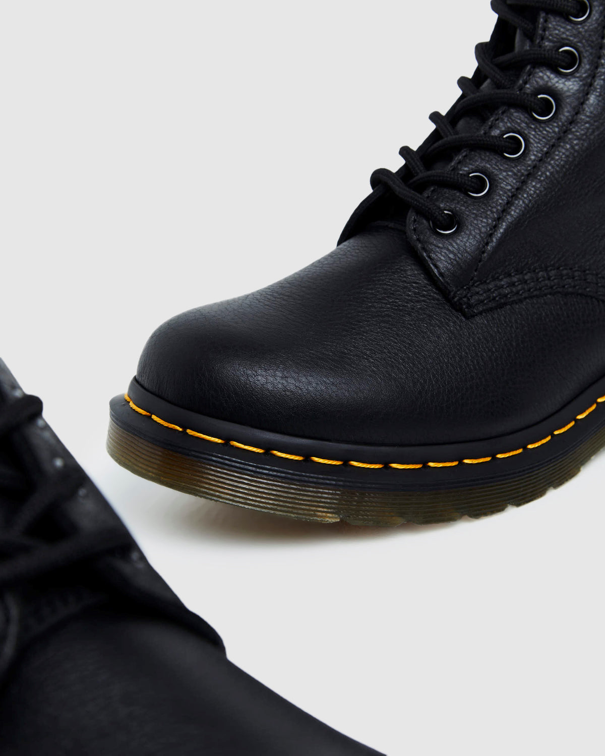 1460 8 Eye Pascal Virgia Boots Black Virginia