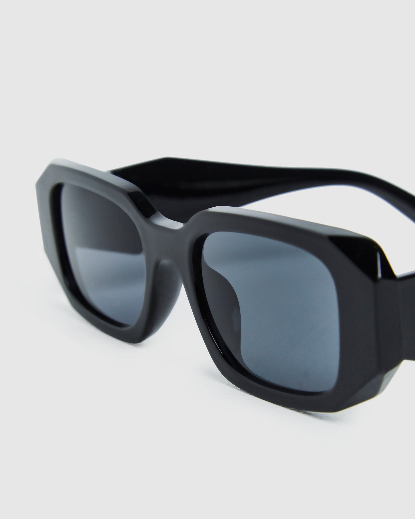 Kiki Sunglasses Black