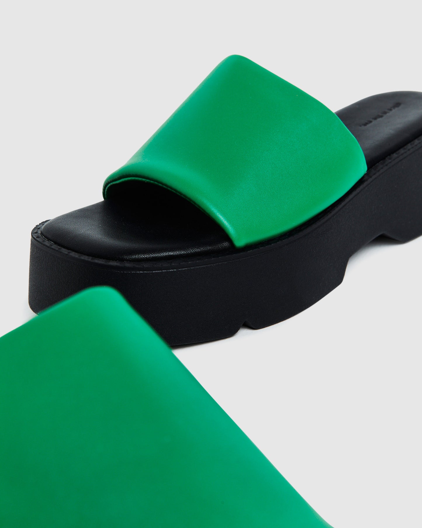 Freya Flatform Slides