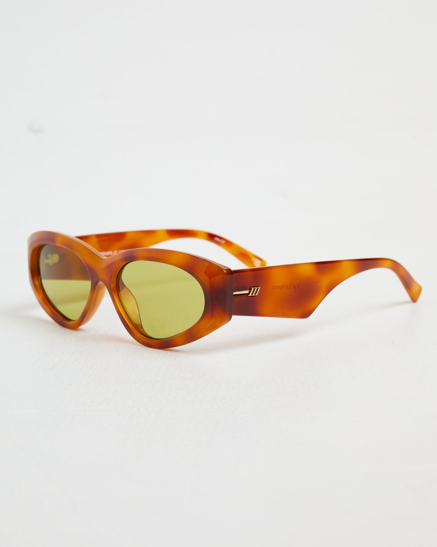 Under Wraps Sunglasses in Vintage Tort/Olive Mono