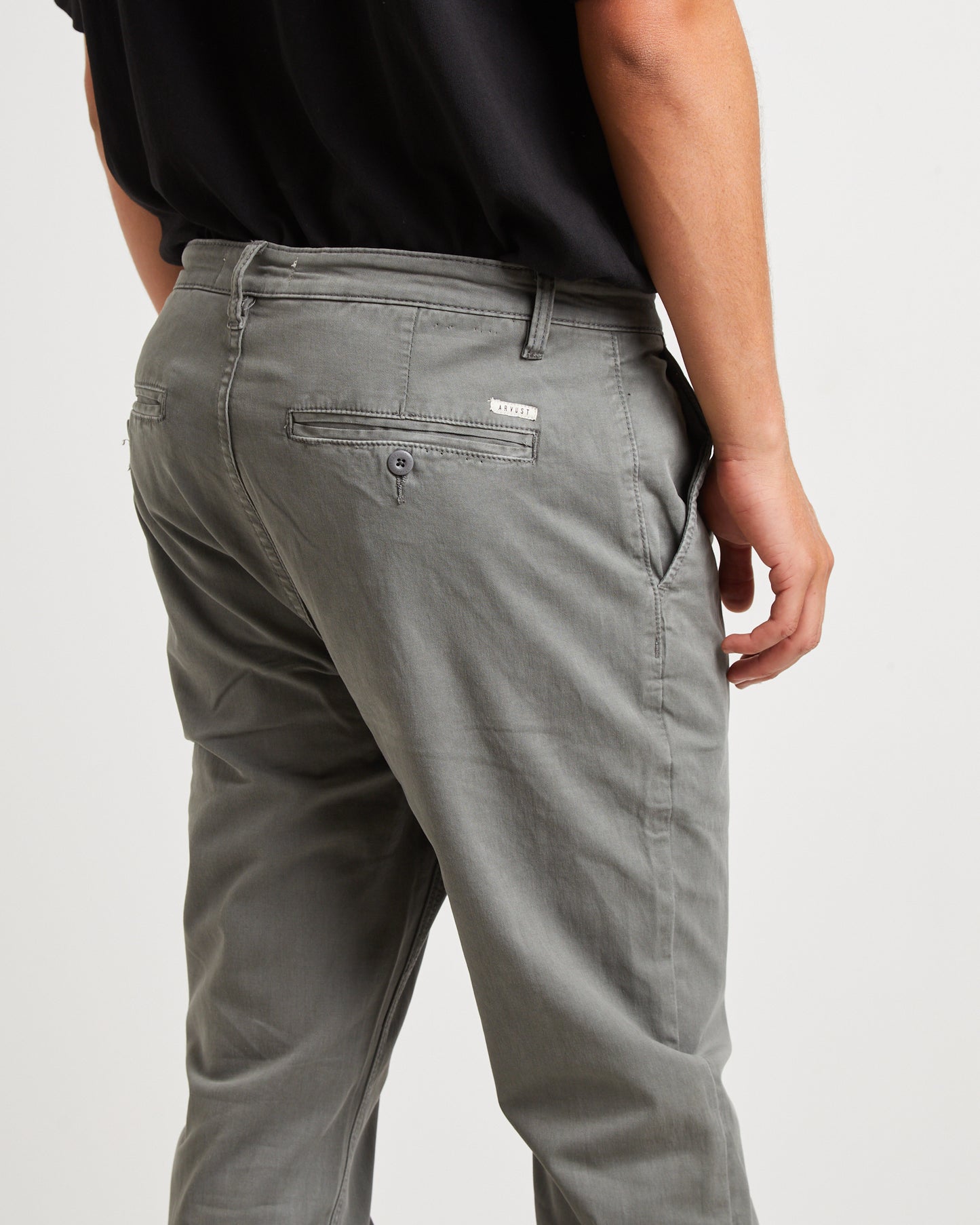 Preston Chino Pants in Mid Grey