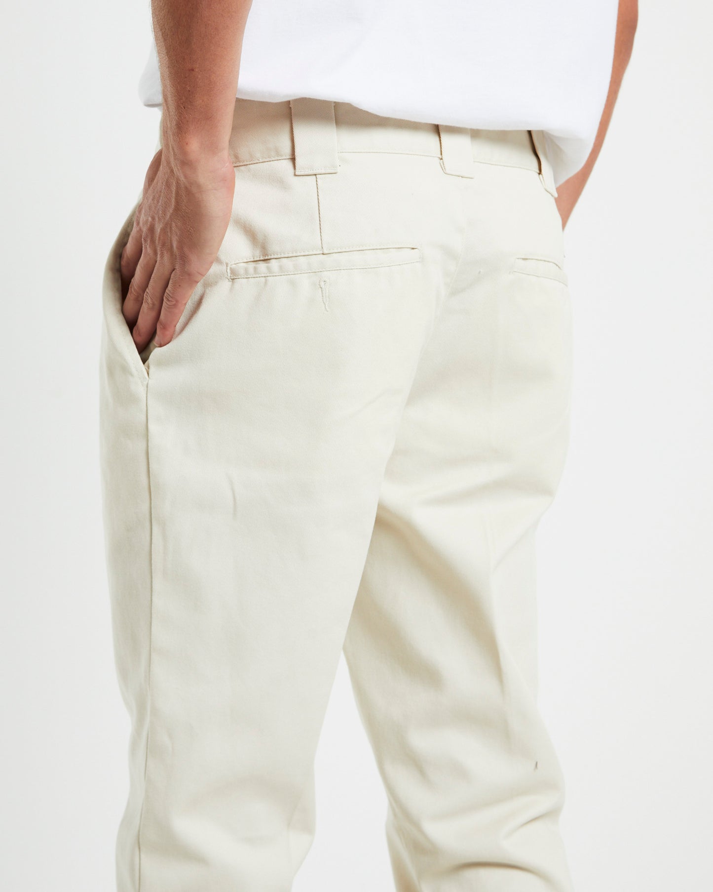 872 Slim Tapered Pants in Bone