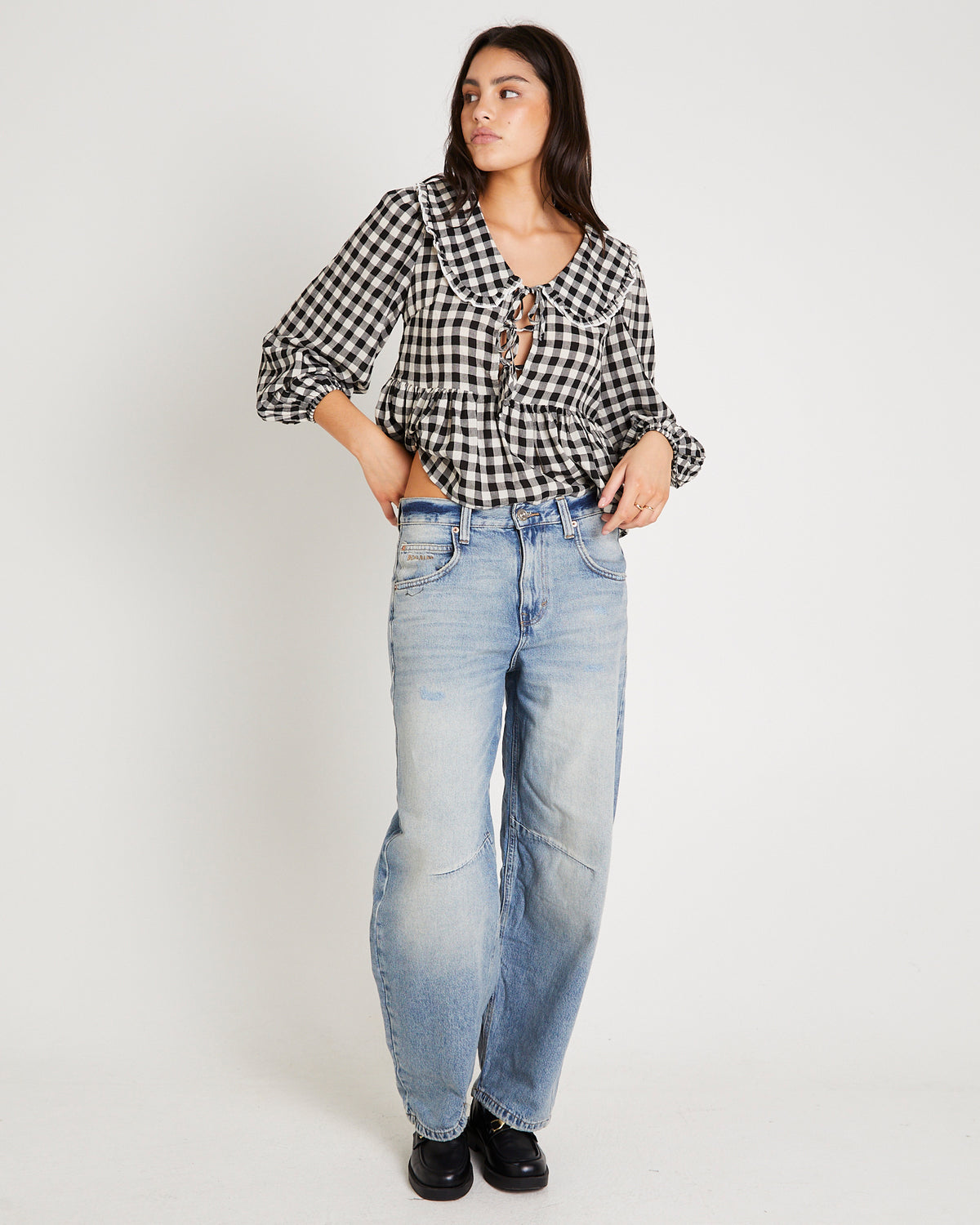BDG Logan Buckle Baggy Barrel Denim Jeans BLUE