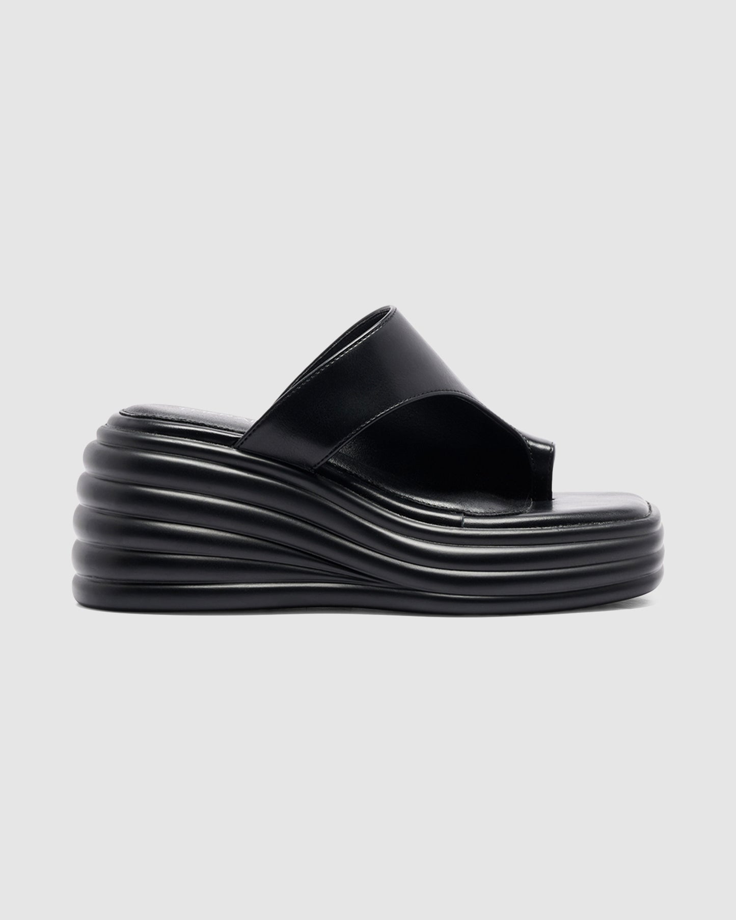 Finale Wedge Sandal