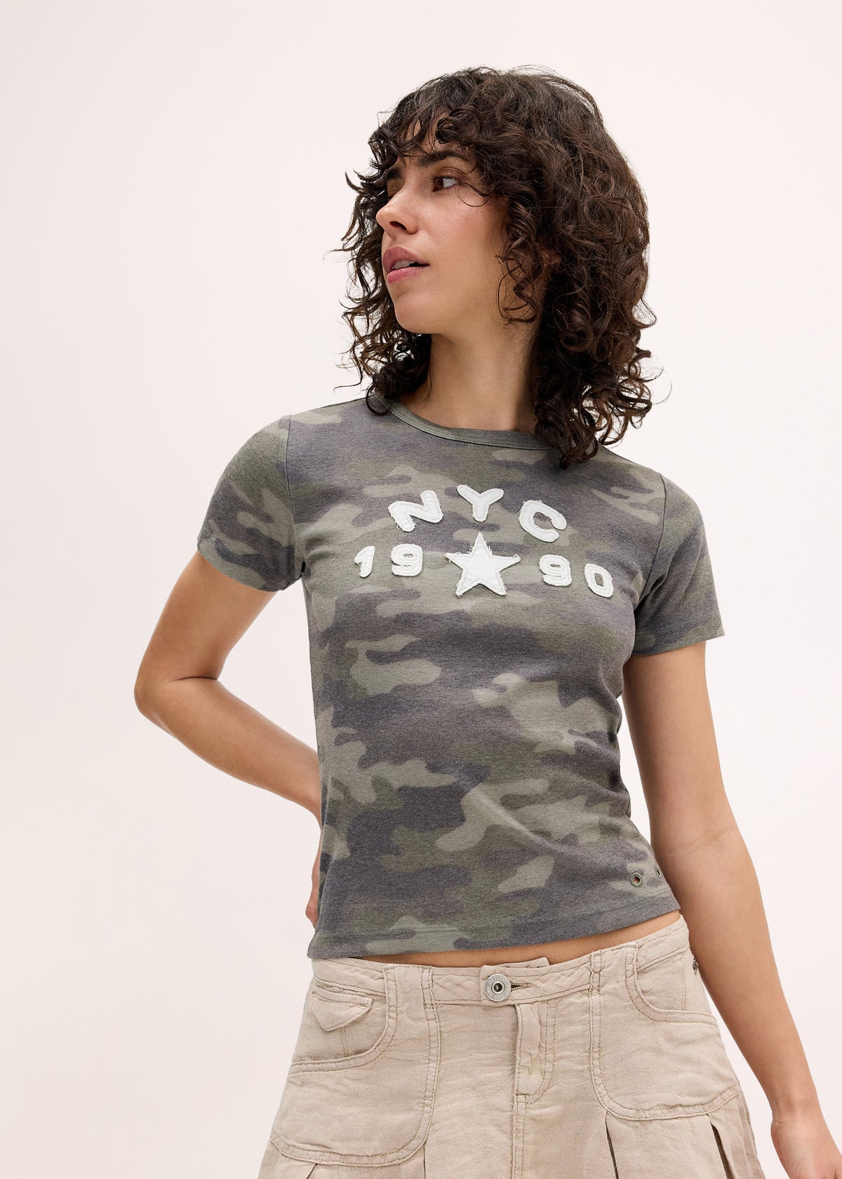 BDG NYC 1990 Graphic Camo Baby Tee KHAKI