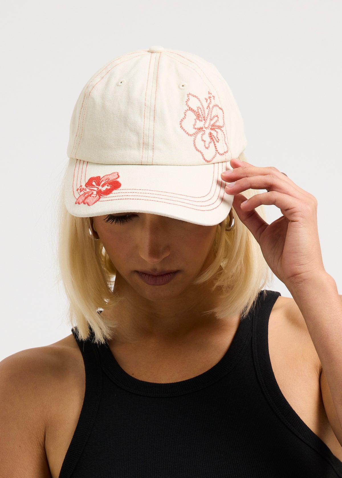 Elba Hibiscus Cap OFF WHITE