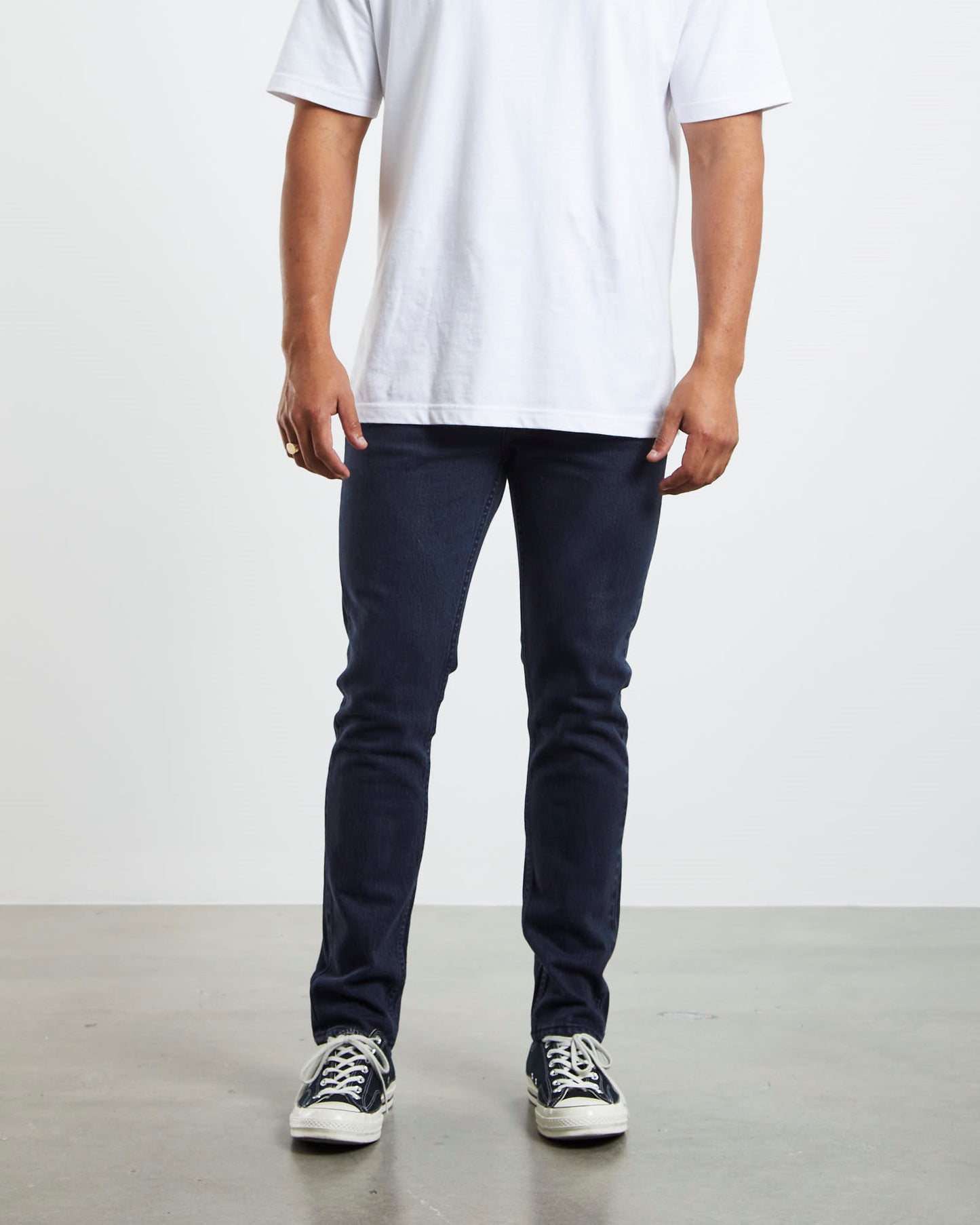 Ray Tapered Slim Denim Jeans Pistol