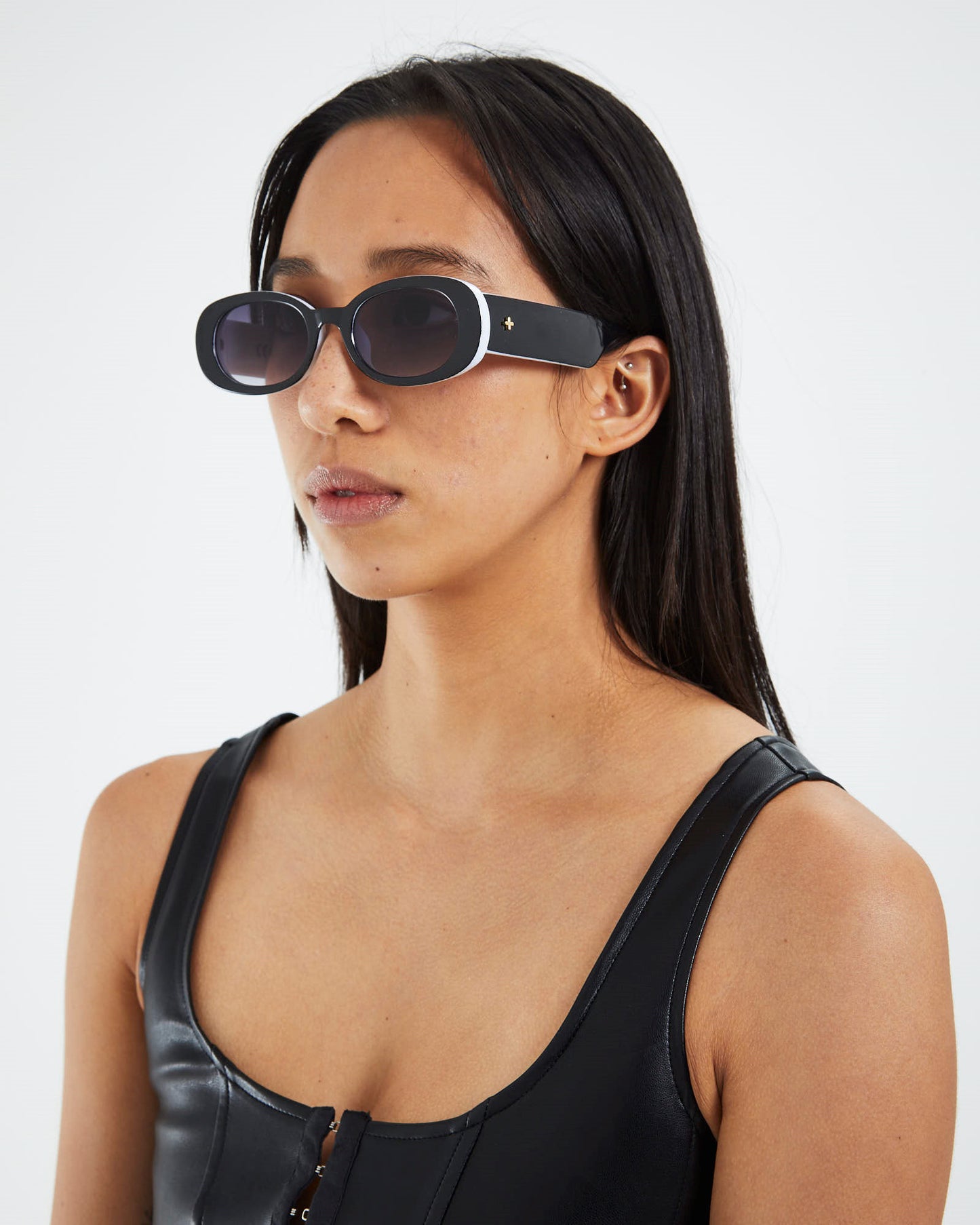 Jones Sunglasses Black/White