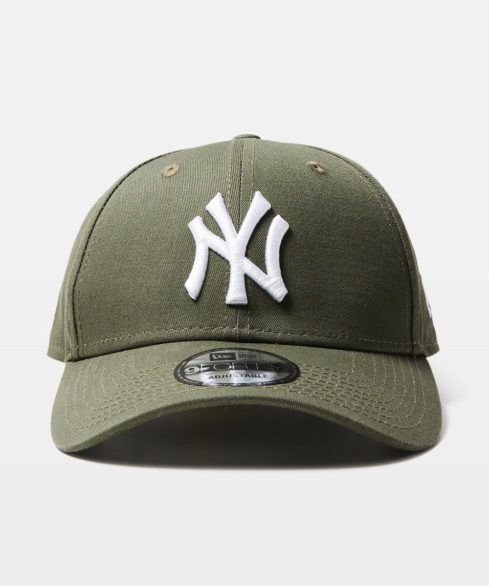 9Forty New York Yankees Cloth Strap Cap Olive/White KHAKI