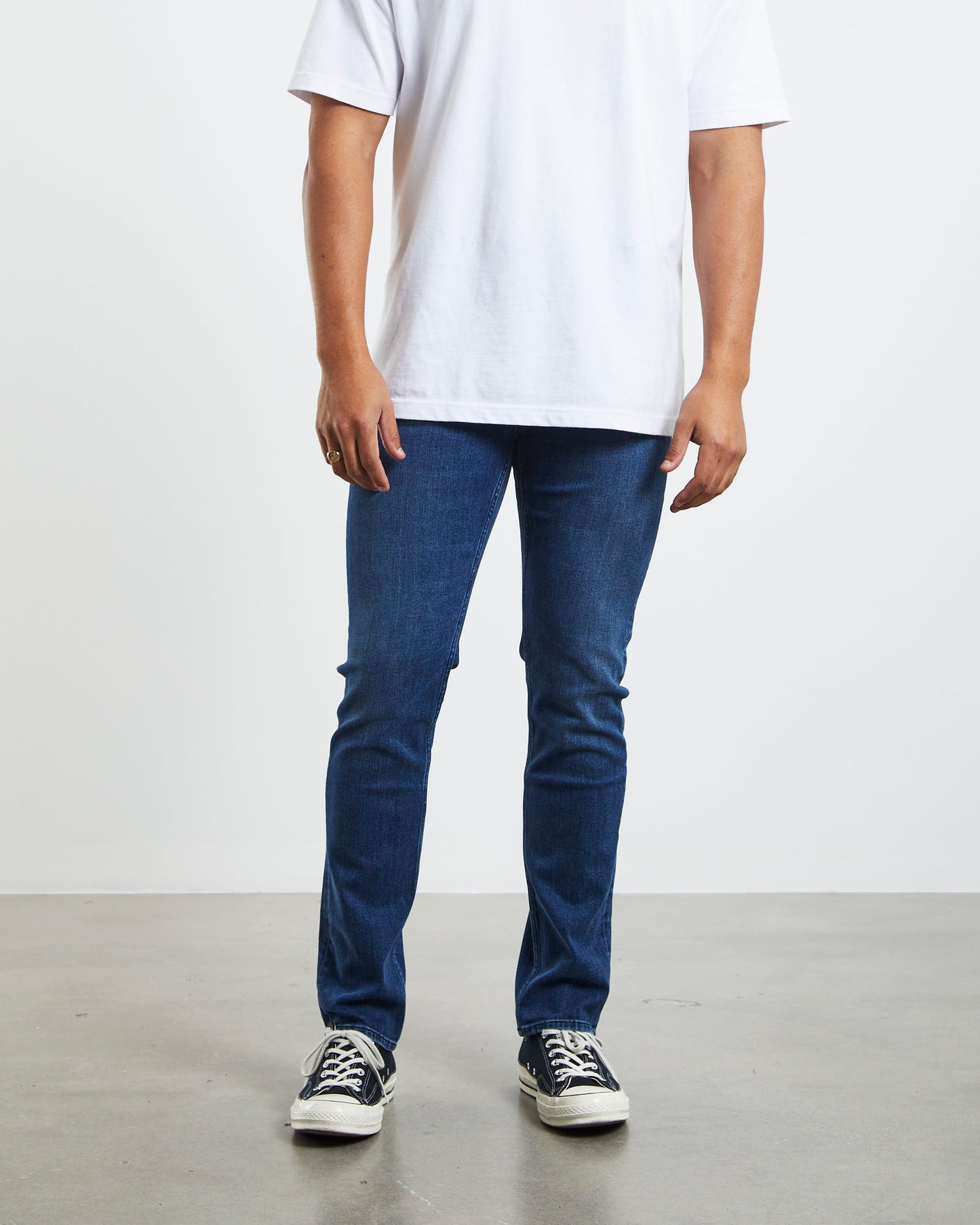 L-2 Slim Denim Jeans Moody