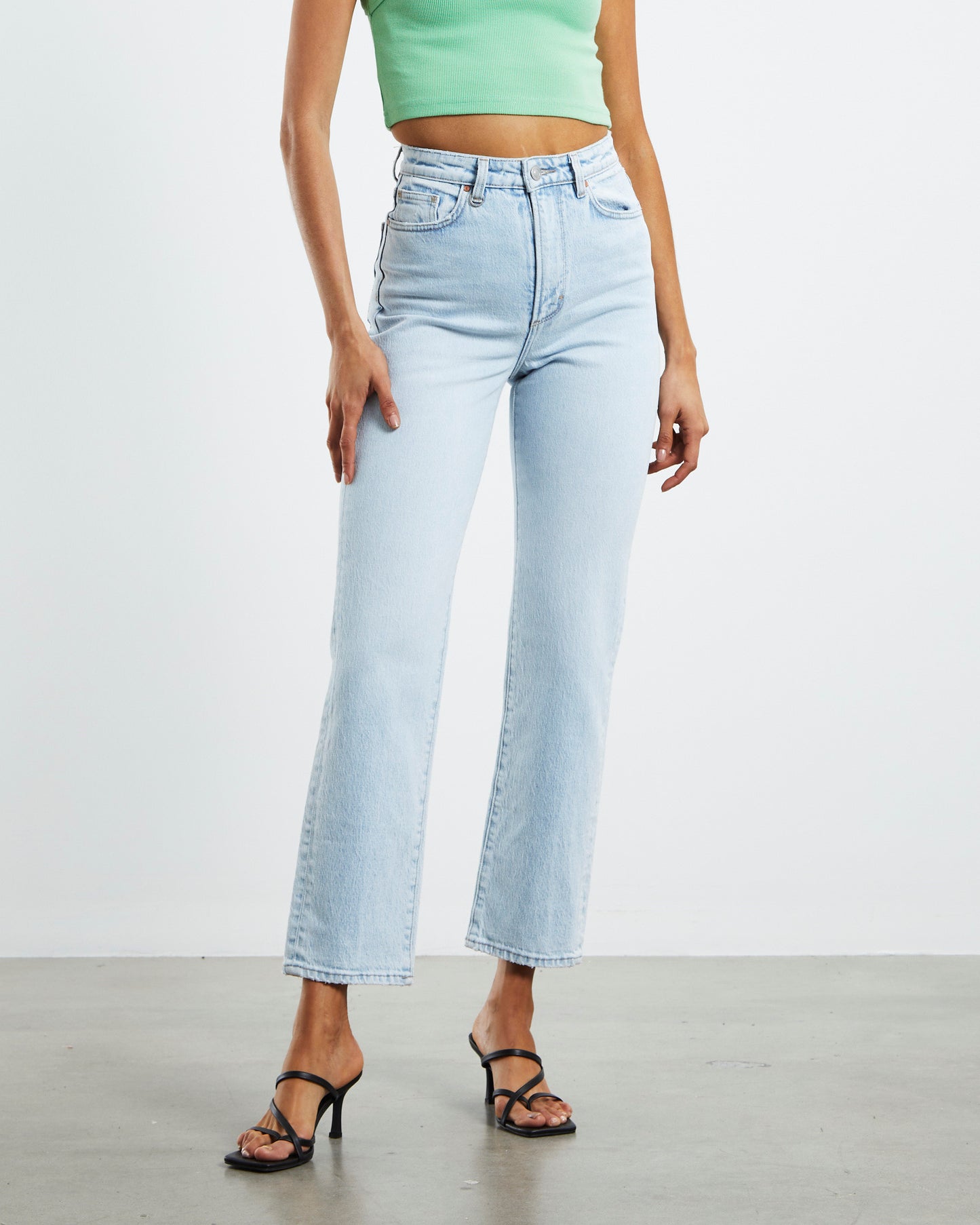 Lola Mom Jeans Postcard Blue
