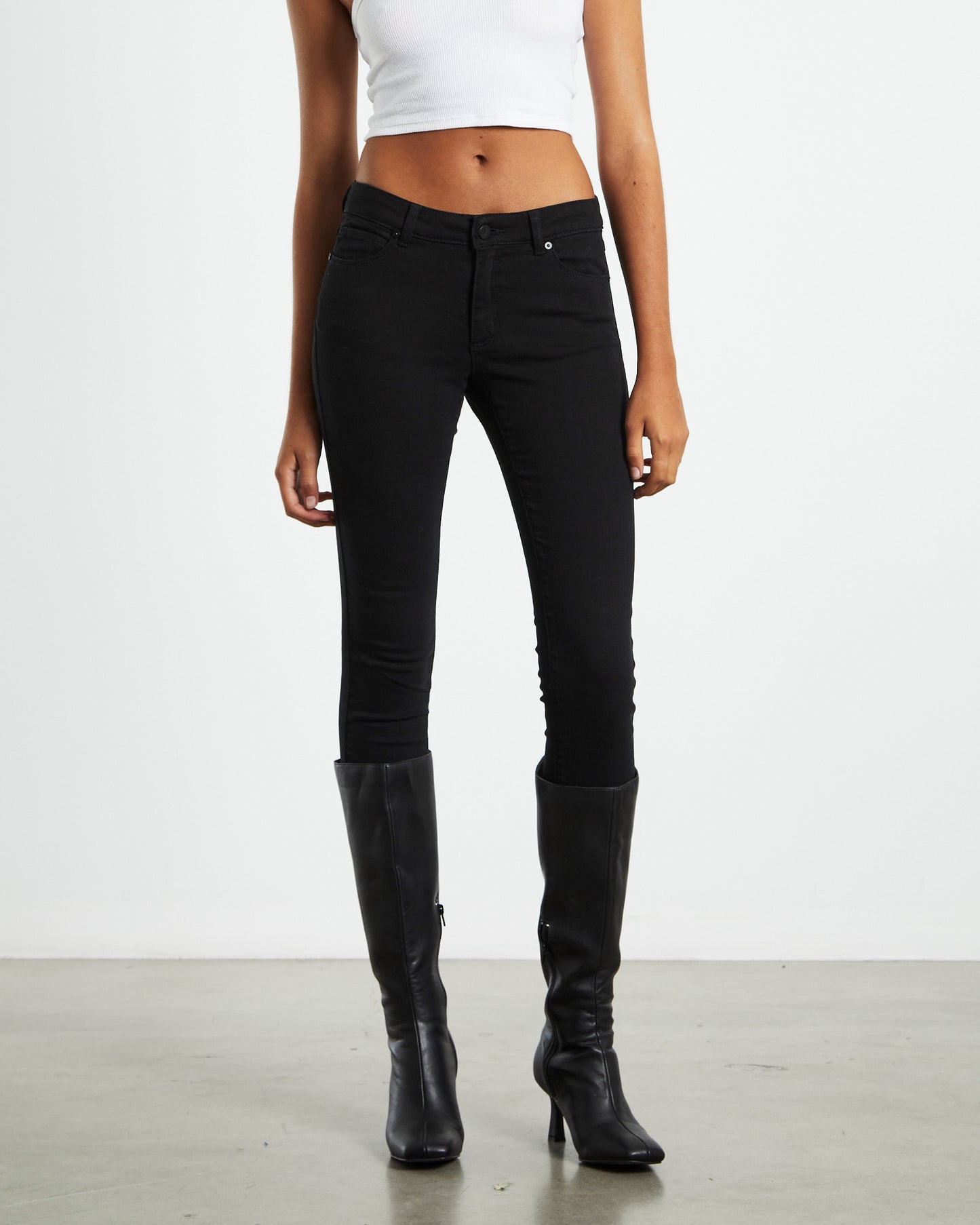 A 99 Low Rise Skinny Jeans True Black