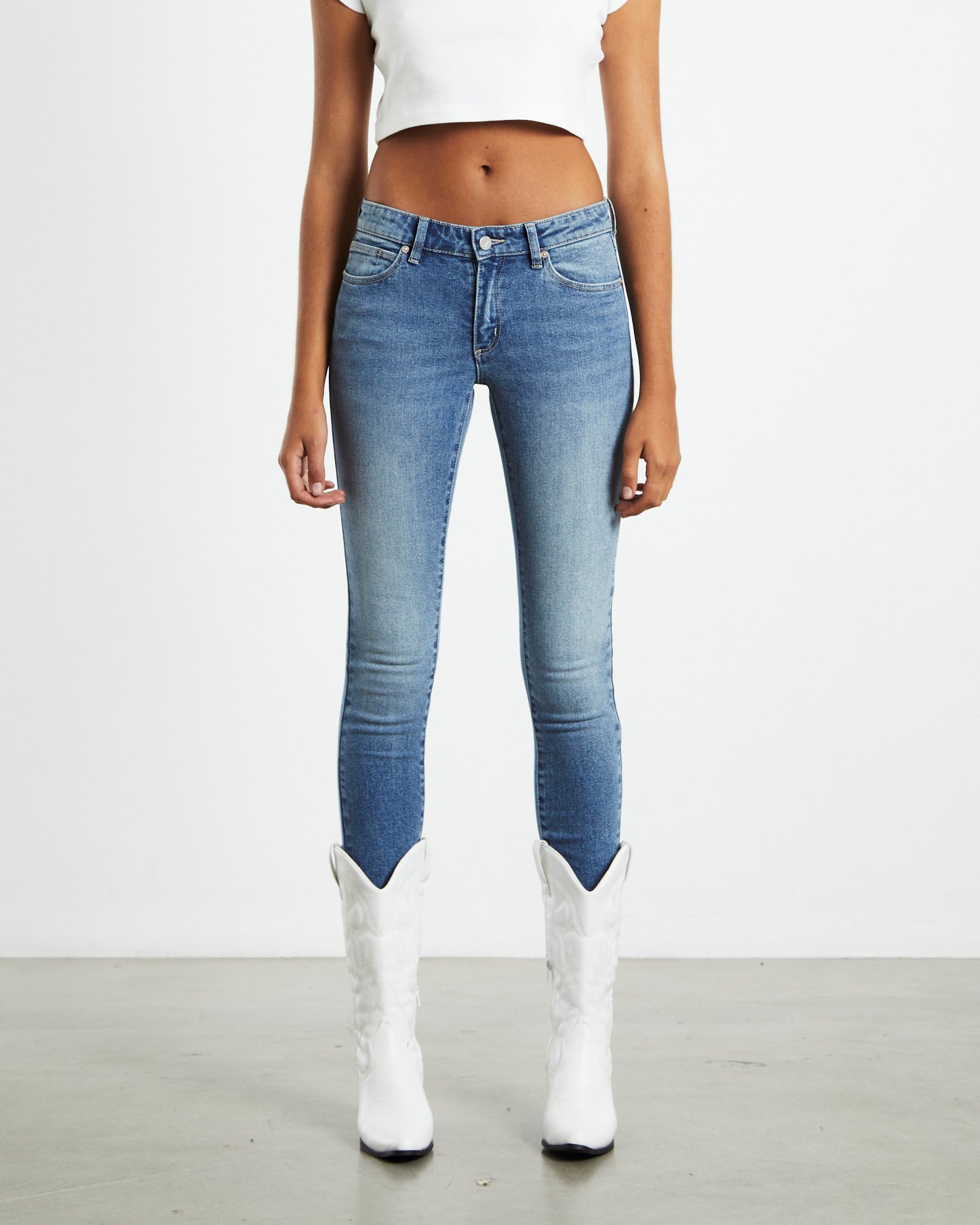 A 99 Low Rise Skinny Jeans Amalie Blue
