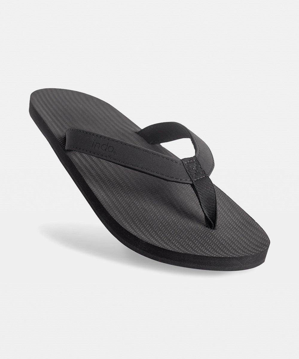 Womens ESSNTLS Thongs Black