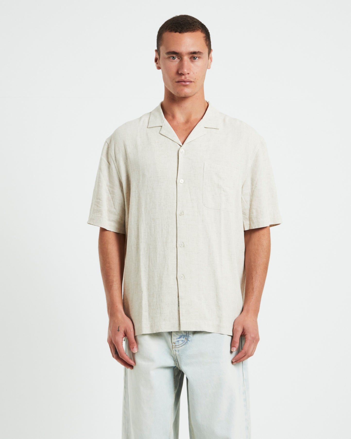 Harrison Linen Short Sleeve Resort Shirt in Natural
