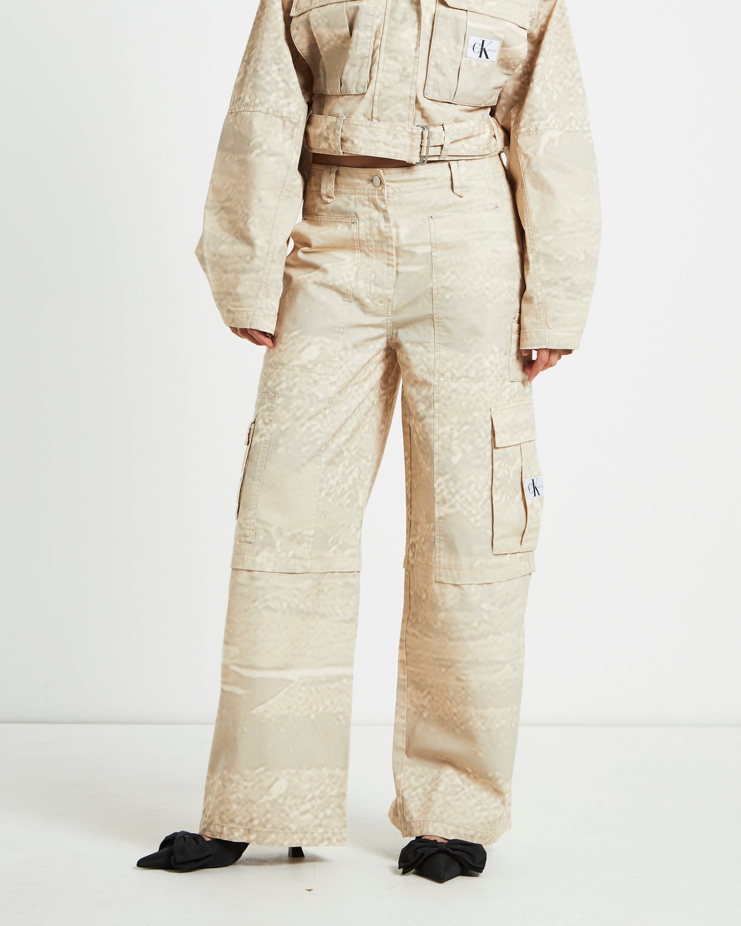 Loose Cargo Pants in Natural Beige