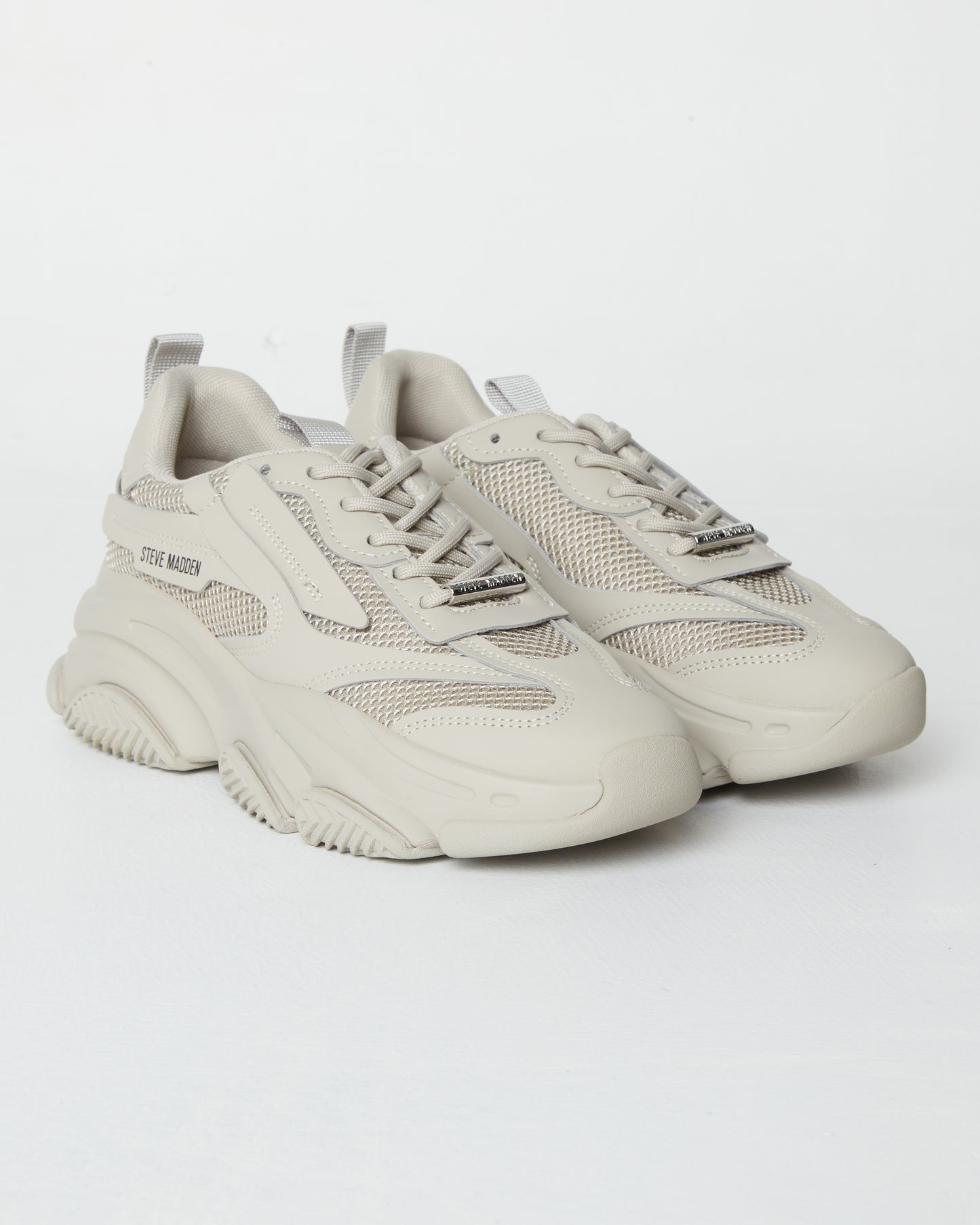 Possession Driege Sneakers in Grey