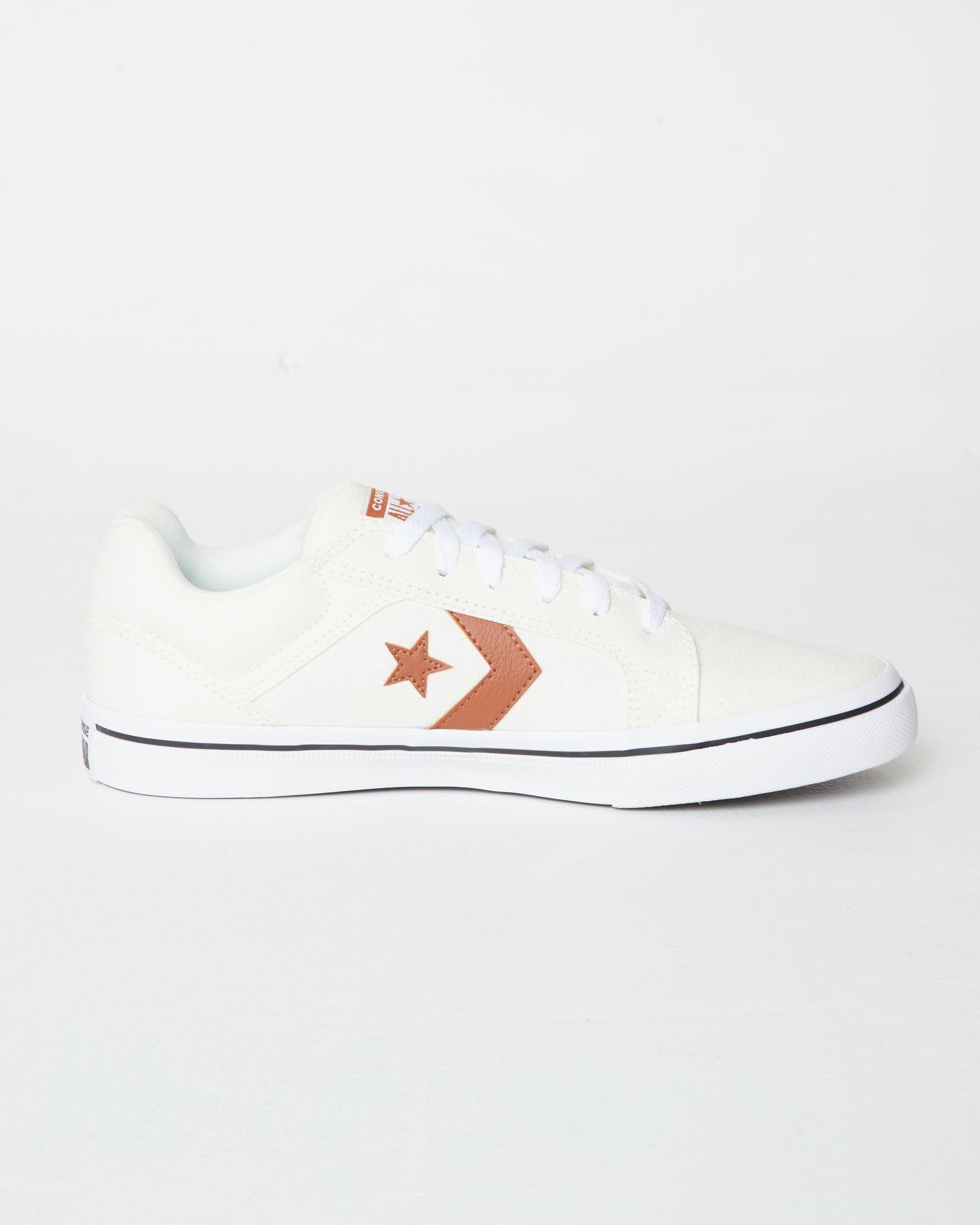 El Distrito 2.0 Craft Remastered Ox Senakers in Egret White