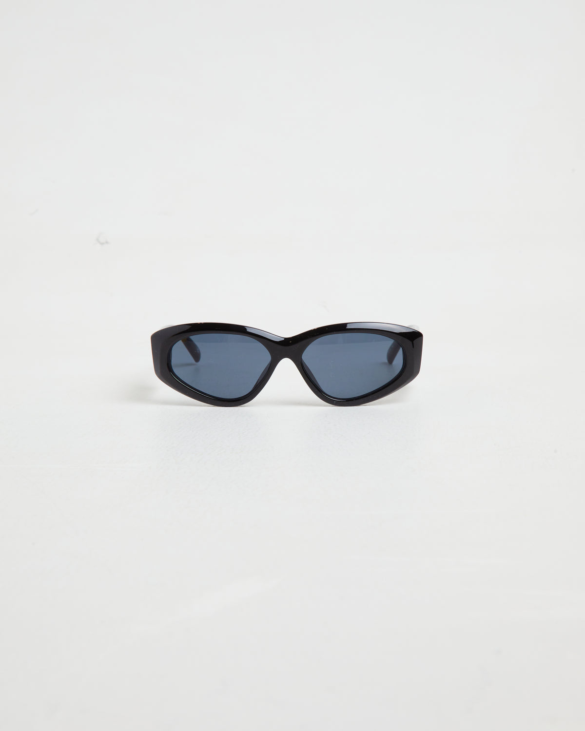 Under Wraps Sunglasses in Black/Smoke Mono VINTAGE TORT/OLIVE MONO