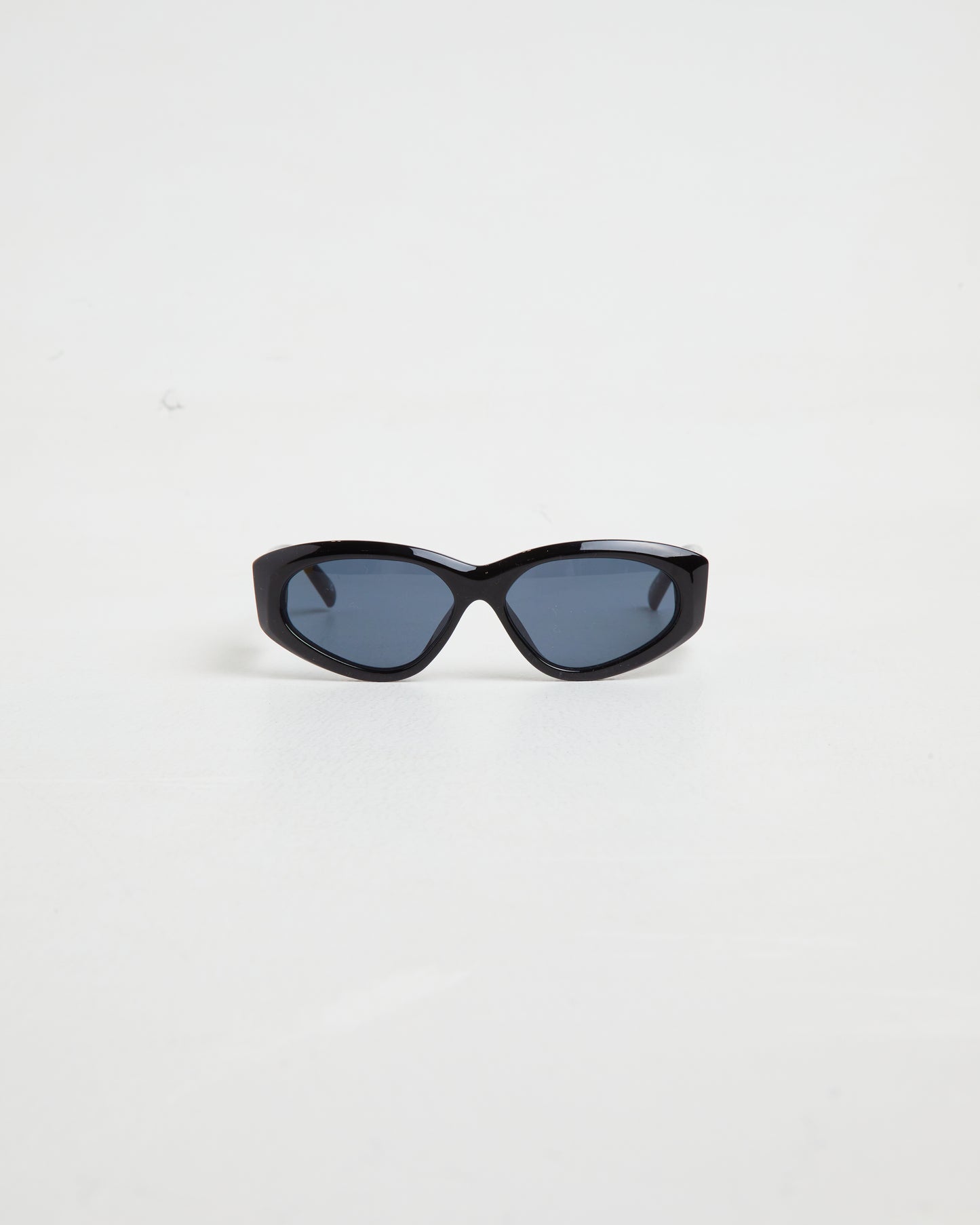 Under Wraps Sunglasses in Black/Smoke Mono