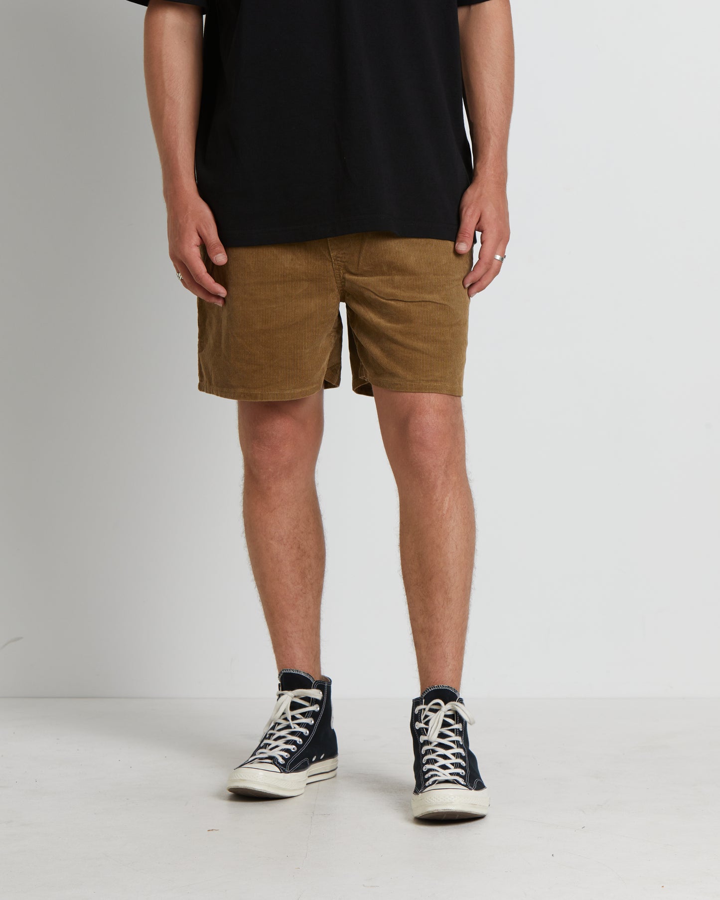 Roomie Shorts in Beach Grass