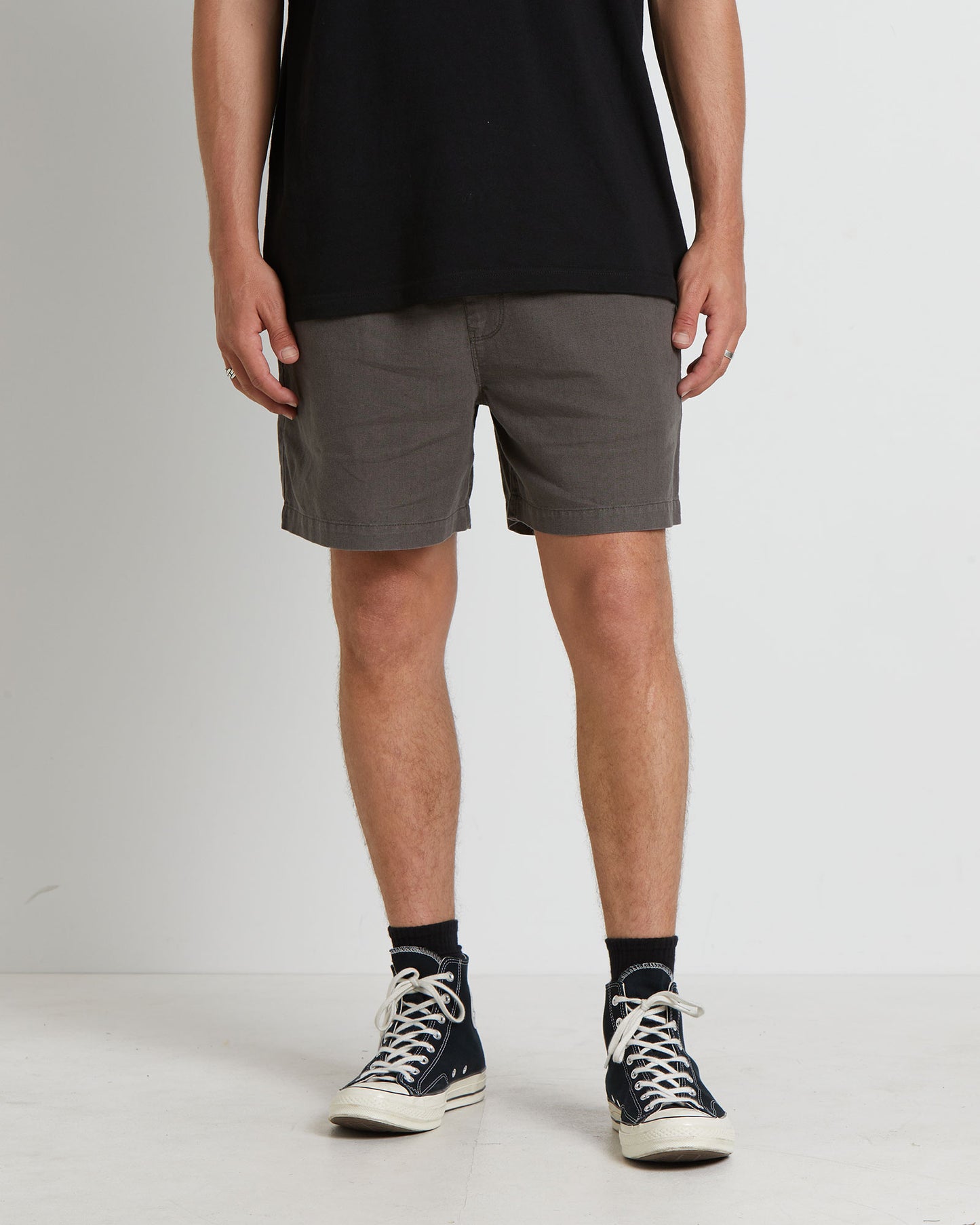 Puglia Linen Shorts in Muted Olive Green