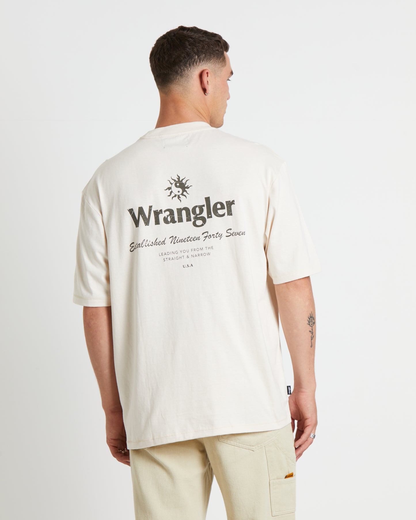 Sun Yung Slacker Short Sleeve T-Shirt in Ecru