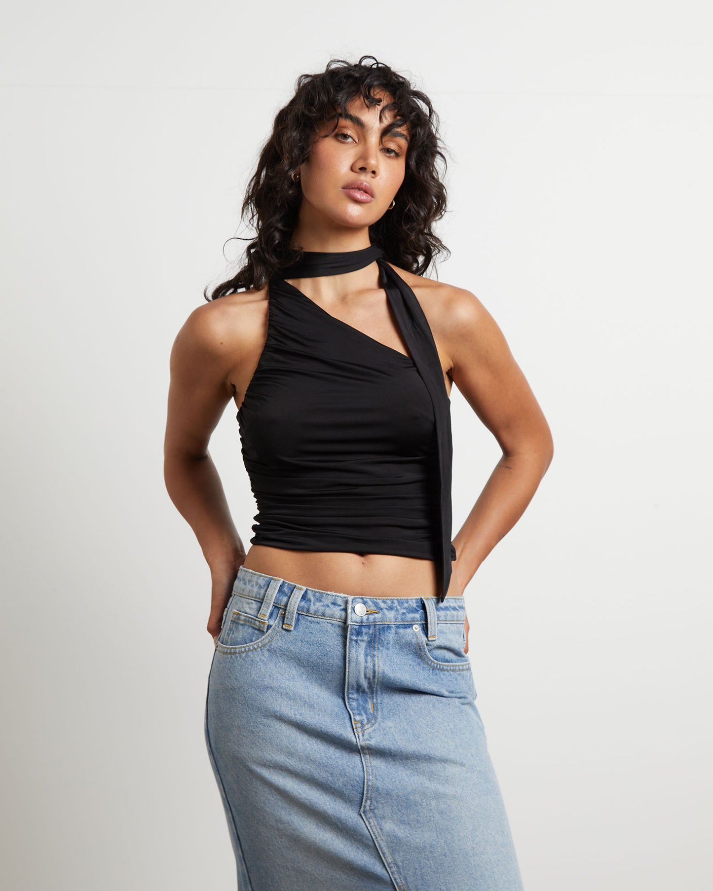Rowan Slinky Chocker Top in Black