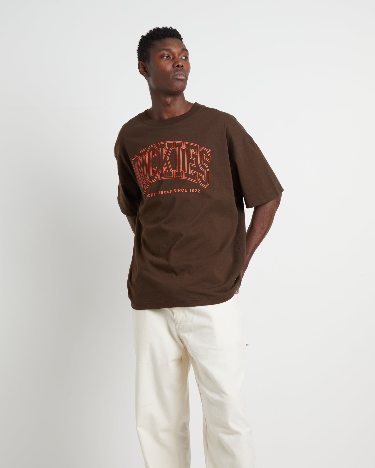 Harker 330 Short Sleeve T-Shirt in Chestnut