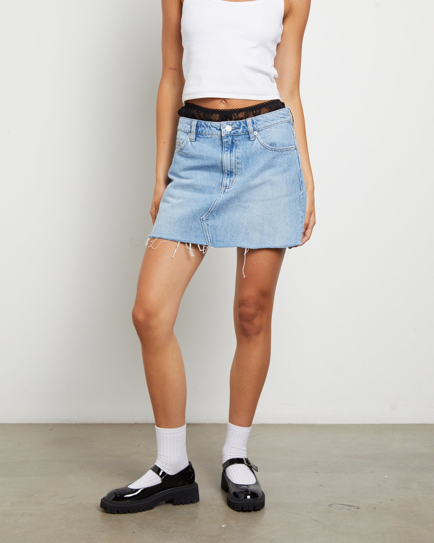 Relaxed Mini Denim Skirt in Soho Fade