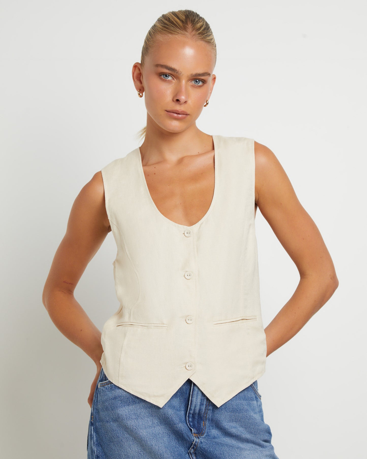 Soho Linen Vest in Biscuit