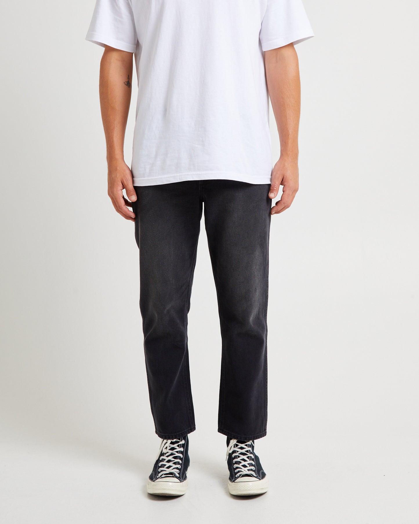 Spencer Relaxed Tapered Denim Jeans Casanova Blk