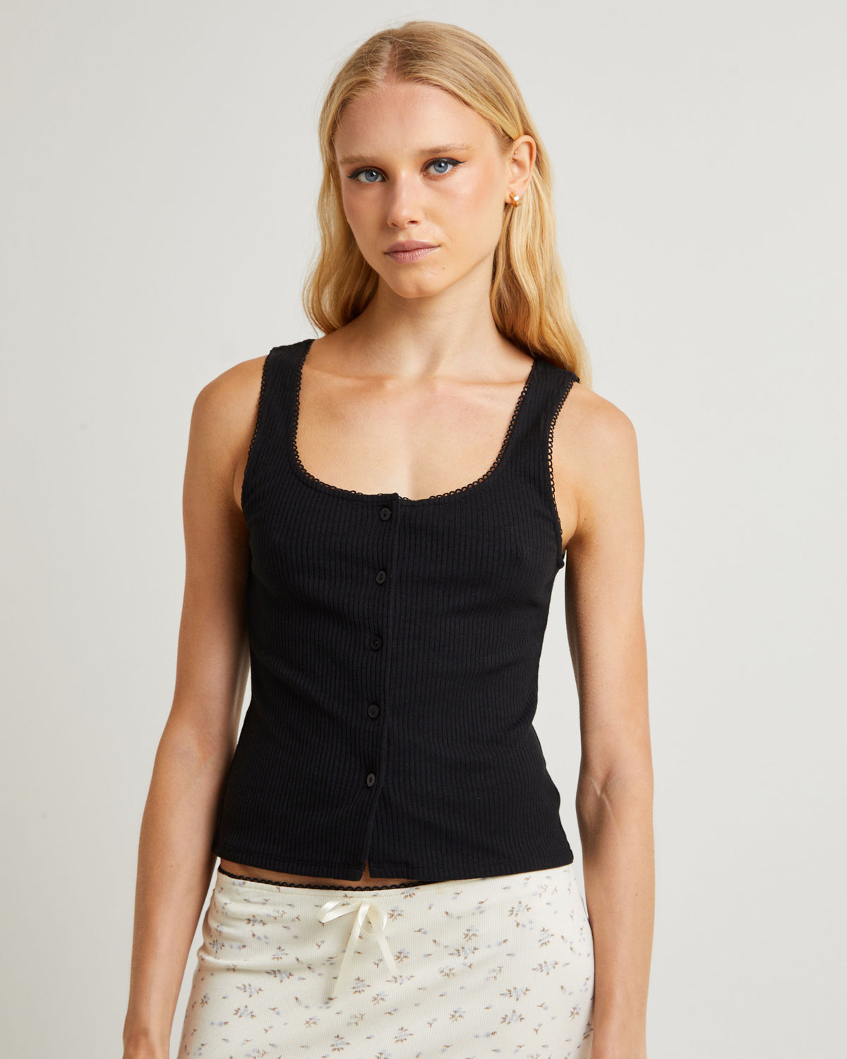 Saski Scallop Trim Vest Top BLACK
