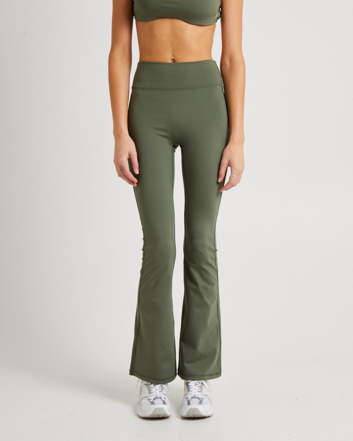 Slightly Flared Tights GREEN