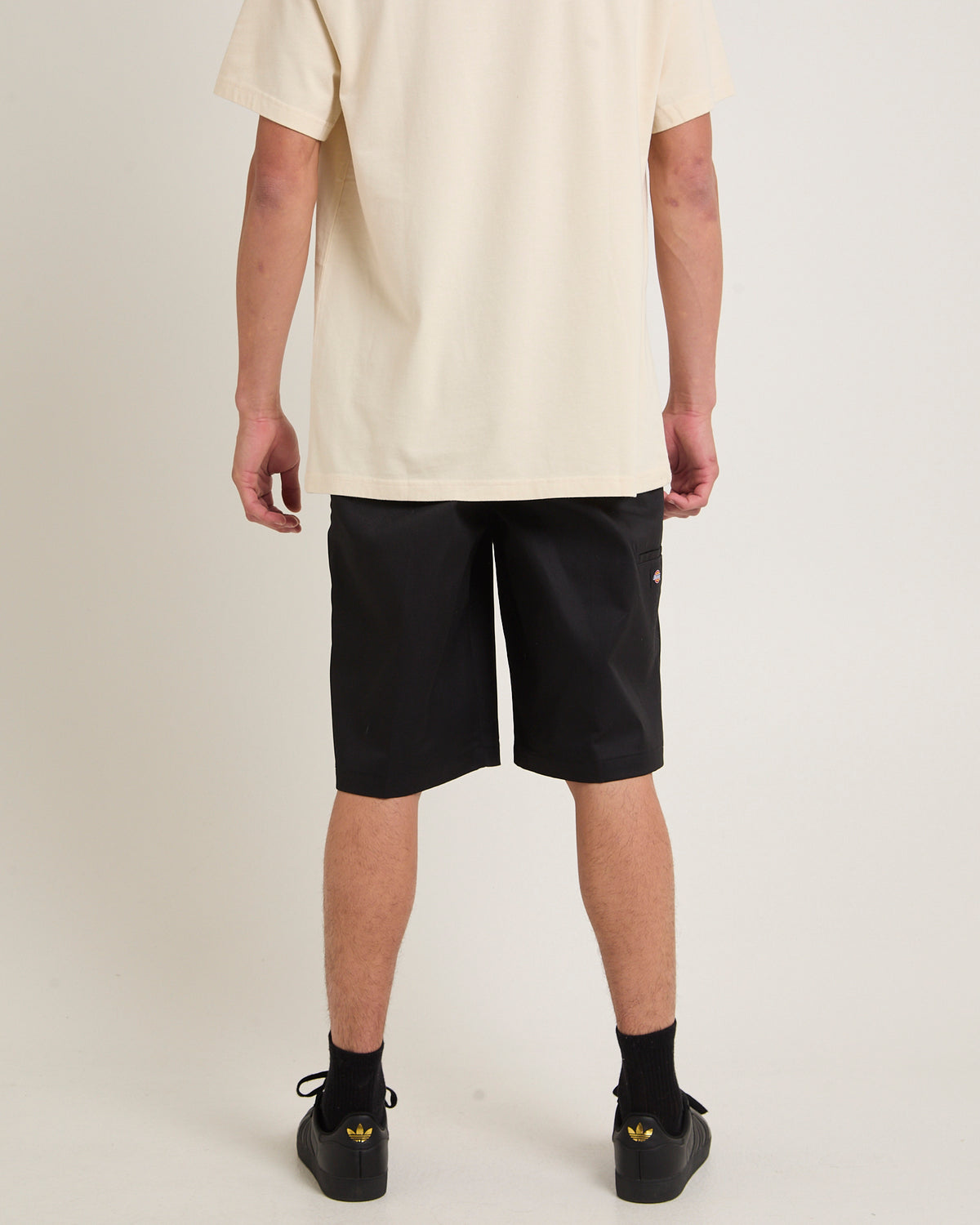 13 Inch Multi Pocket Shorts BLACK