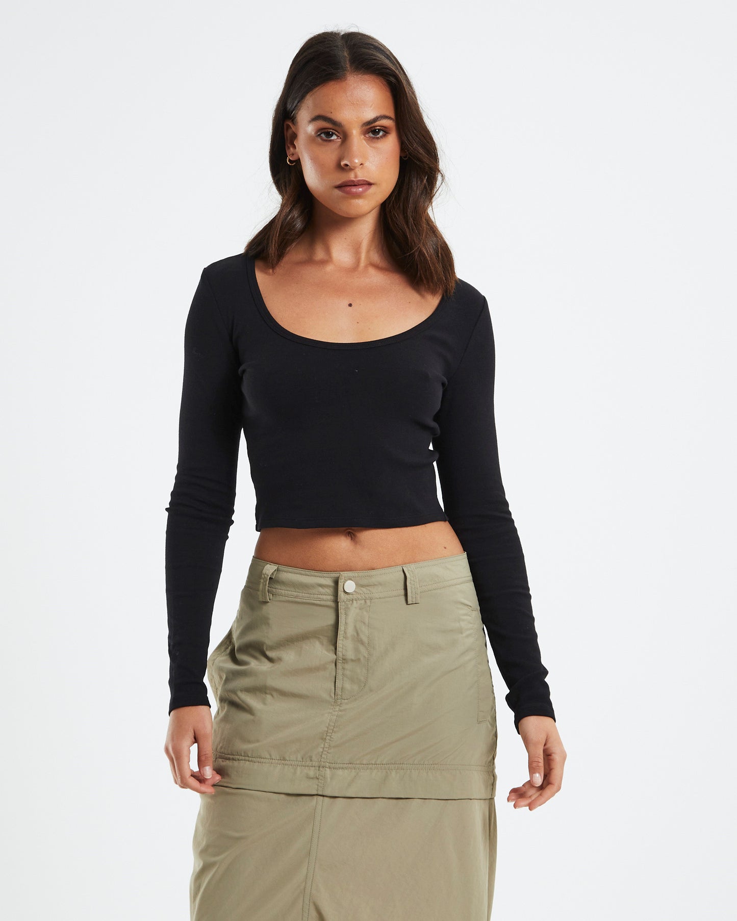 Scoop Neck Long Sleeve Crop Top Black