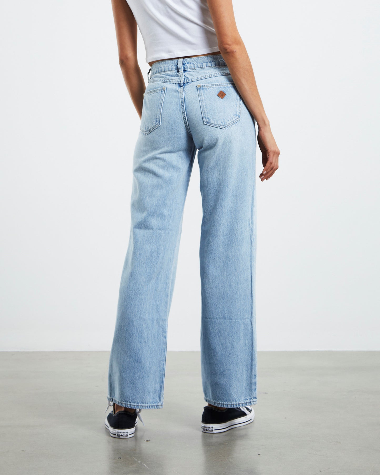 A 99 Low & Wide Jeans