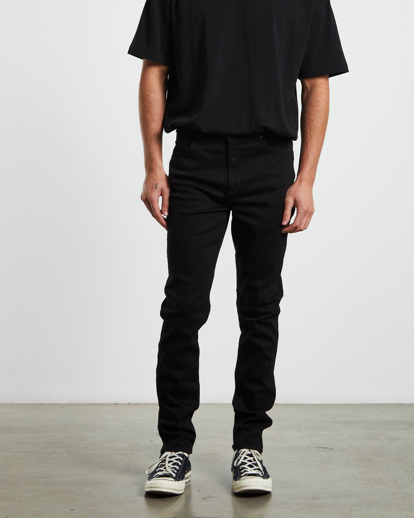 Sid Jeans in Super Sonic Black