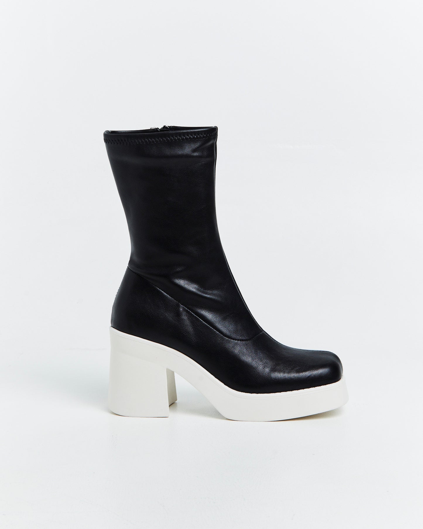 Uptake Boots Black
