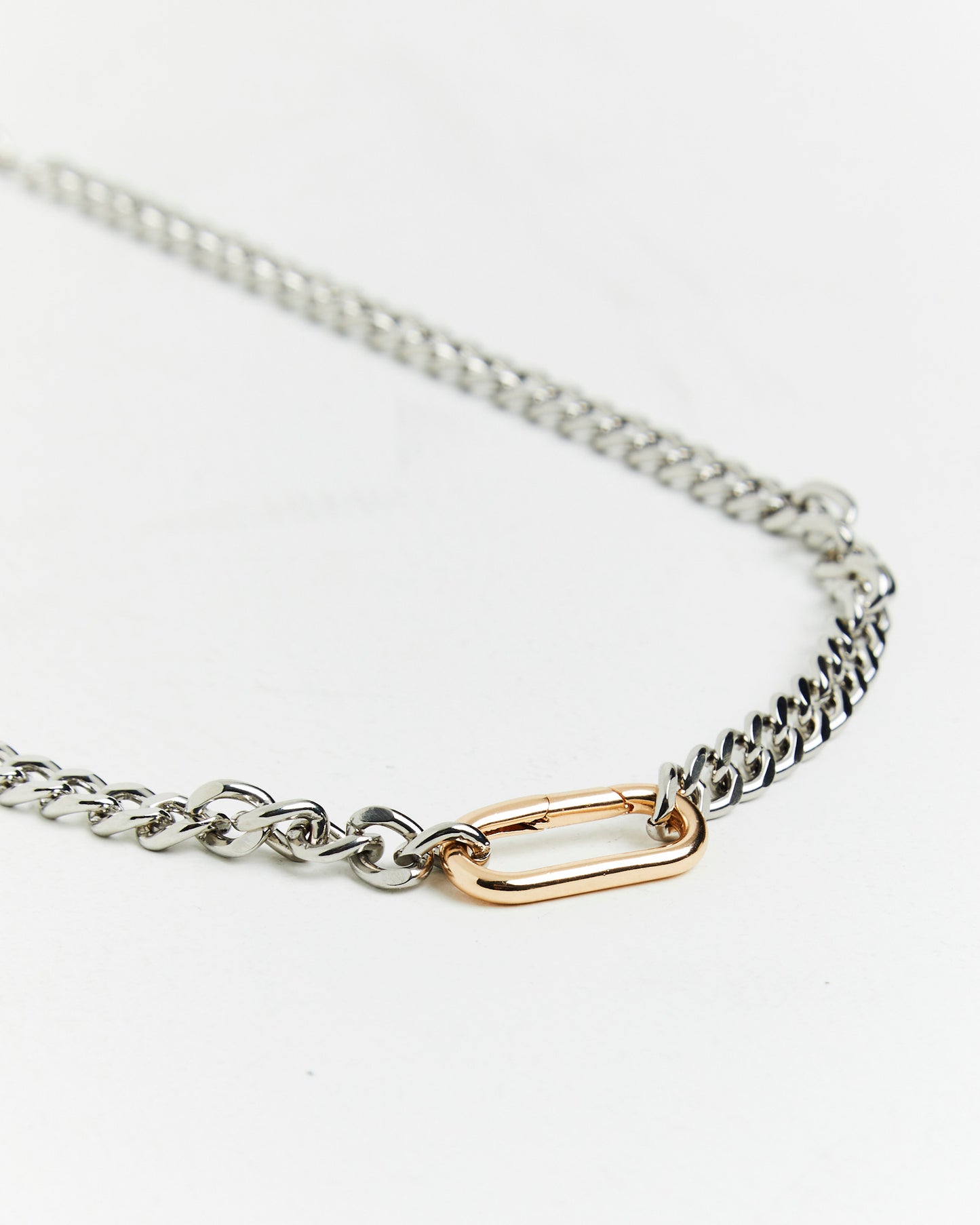 Cora Chain Link Necklace in Gold/Silver