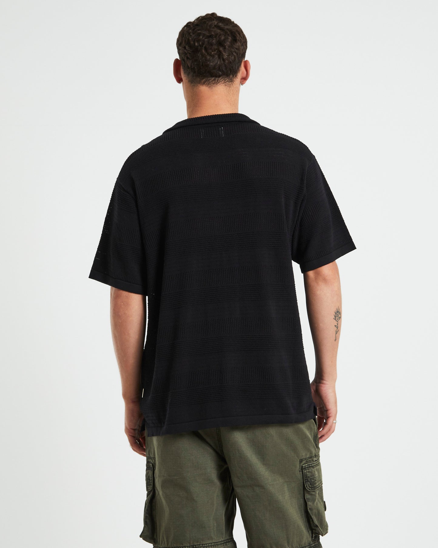 Knitted Short Sleeve Resort Shirt in Black