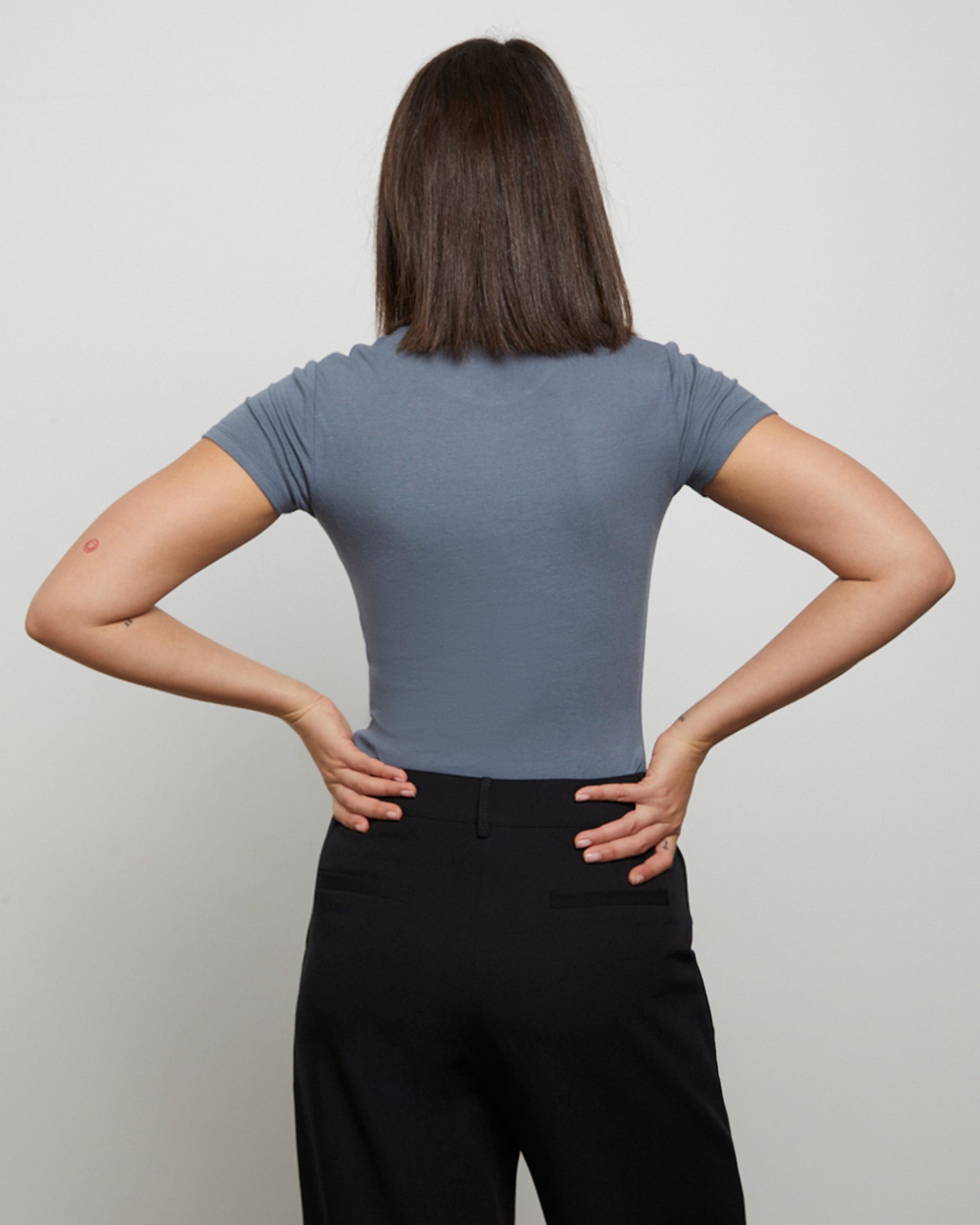 Slinky Fitted Tee in Slate