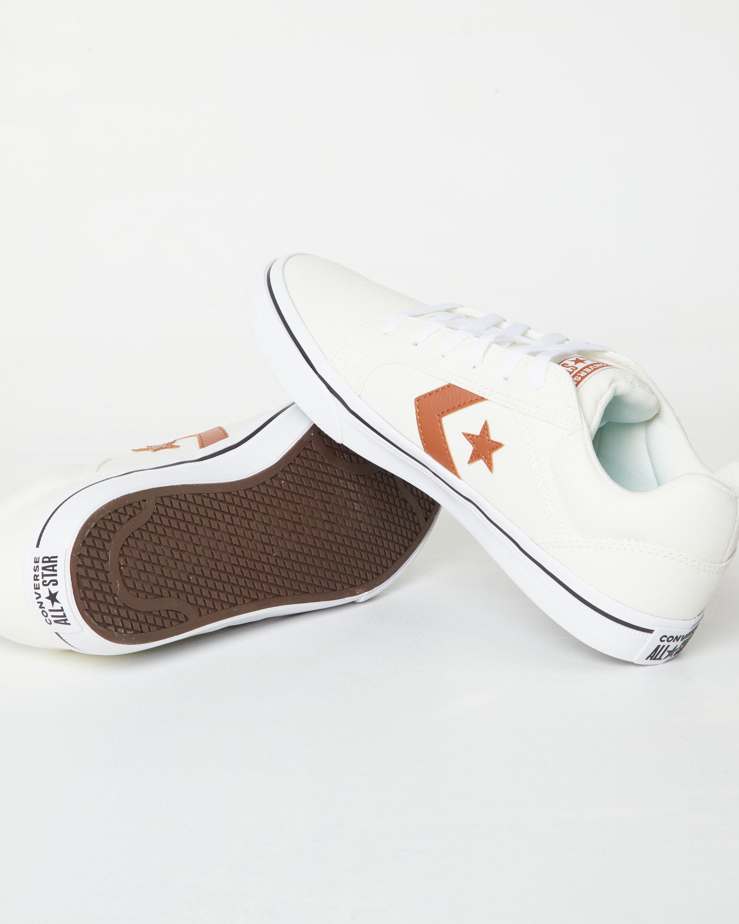 El Distrito 2.0 Craft Remastered Ox Senakers in Egret White
