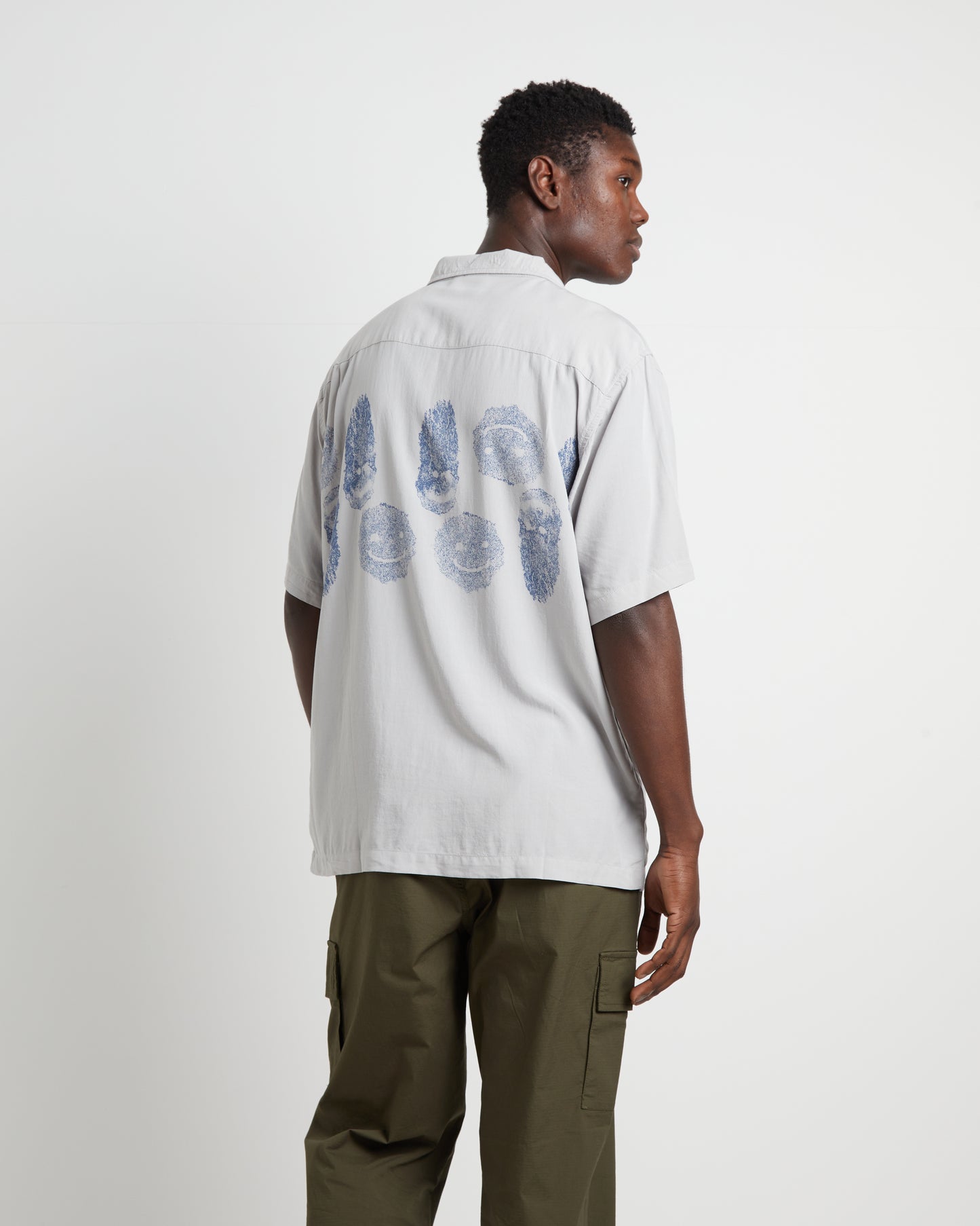 Menace Short Sleeve Shirt in Light Grey