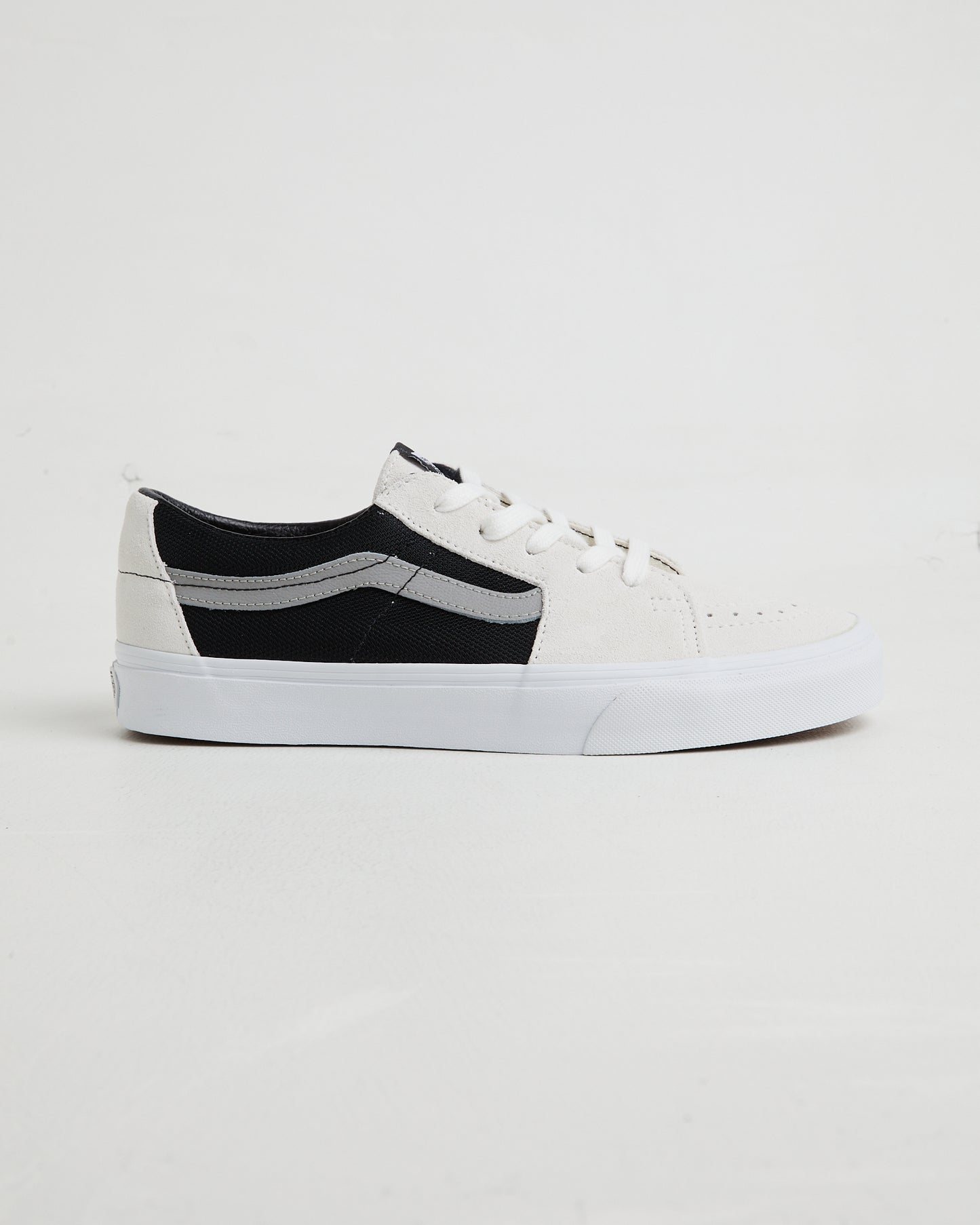 Sk8-Low 2-Tone Sneakers in White/Black