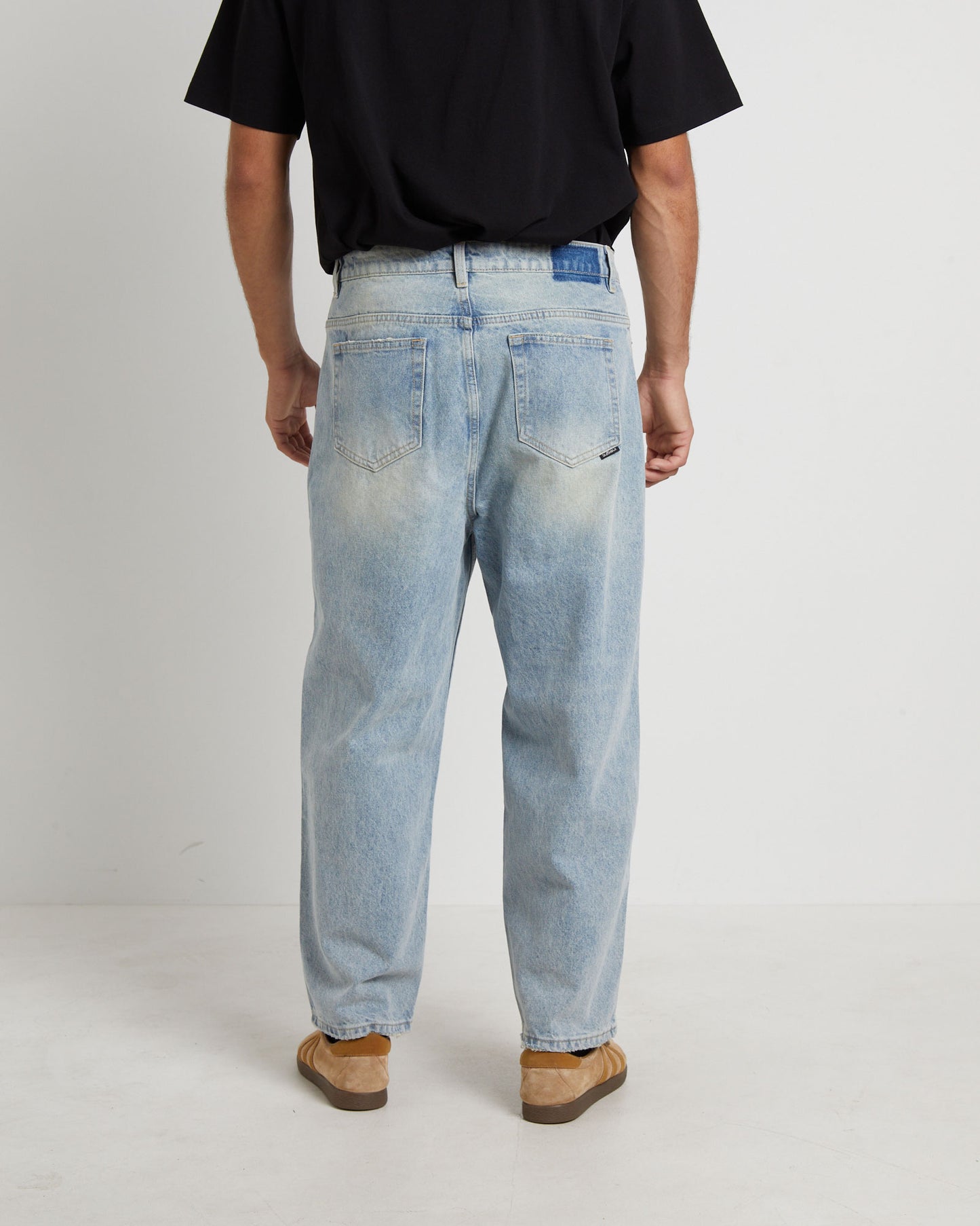 Knocker Wide Leg Jeans in Tinted Blue Trashed