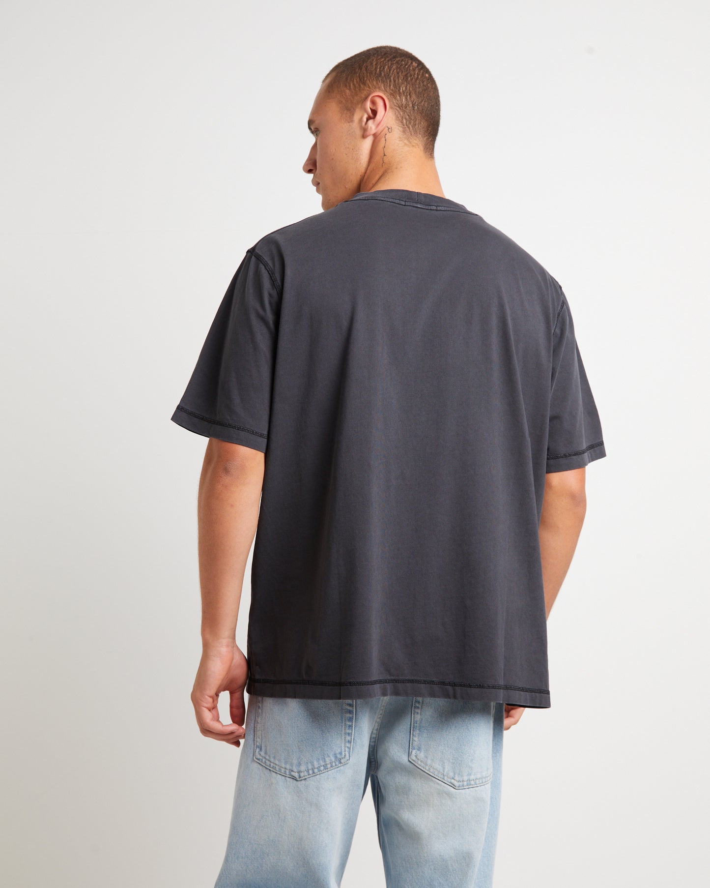 Samo Neuw Short Sleeve T-Shirt in Black
