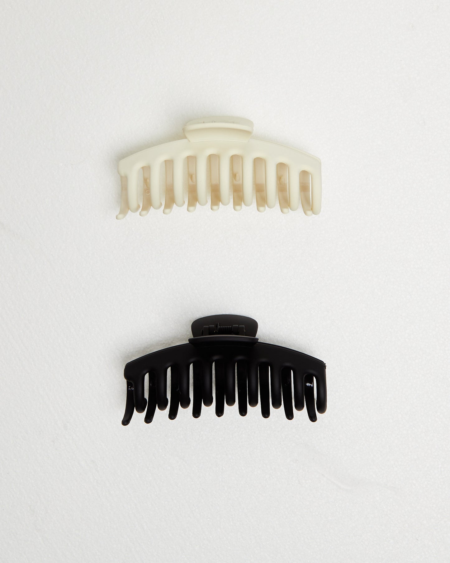 Matte Claw Clips in Black/White