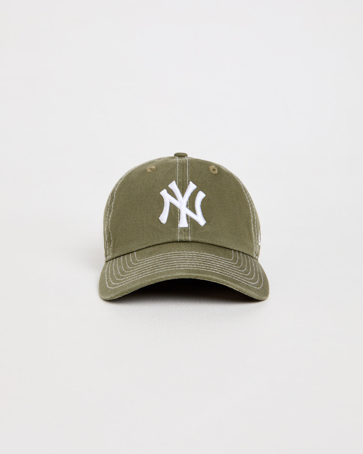Casual Classic NY Yankees Cap in Olive/White OLIVE/WHITE